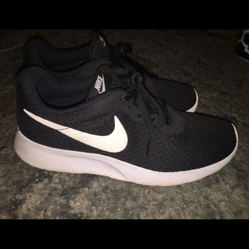 Nike Tanjun Shoes